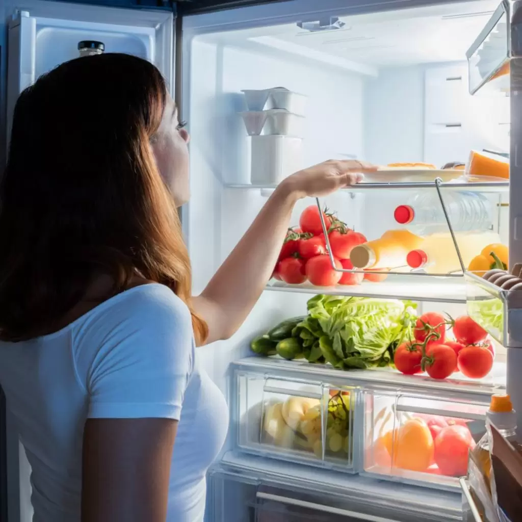 Πεινάτε πριν κοιμηθείτε; Ποια τρόφιμα μπορούμε να φάμε χωρίς τύψεις