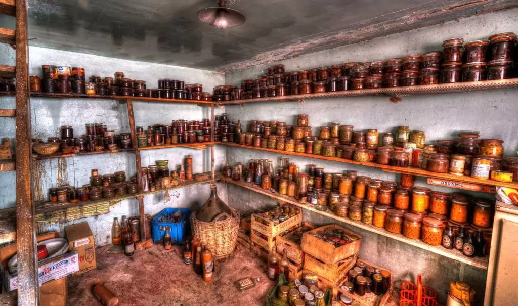 Έκτακτη ανακοίνωση: Είναι πόλεμος! «Μαζέψτε νερό, κονσέρβες και κεριά, έρχονται μπλακ άουτ»