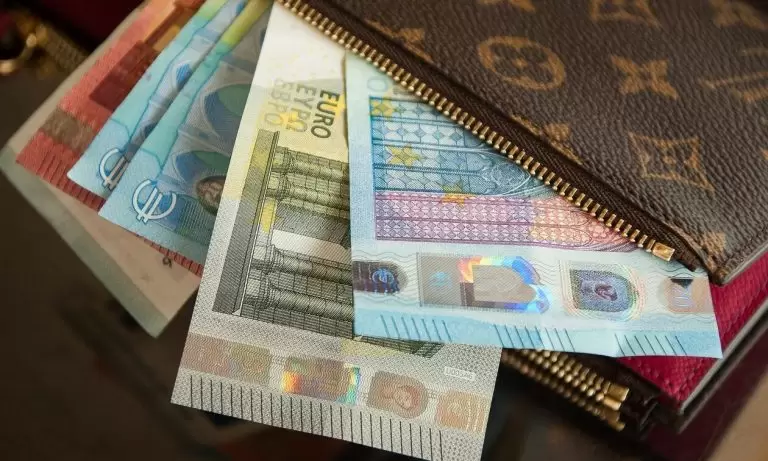 Επιταγή ακρίβειας: Πότε θα πάρετε τα 250 ευρώ – Ποιοι οι δικαιούχοι