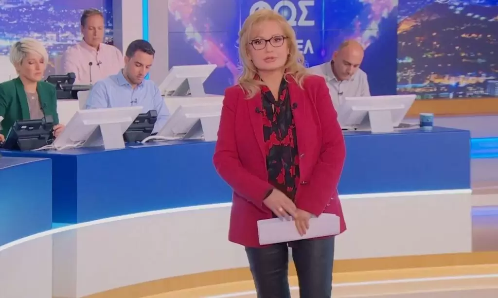 Σάλος με τη Νικολούλη: Φόρεσε κόκκινο σακάκι και «έδειξε» το δολοφόνο