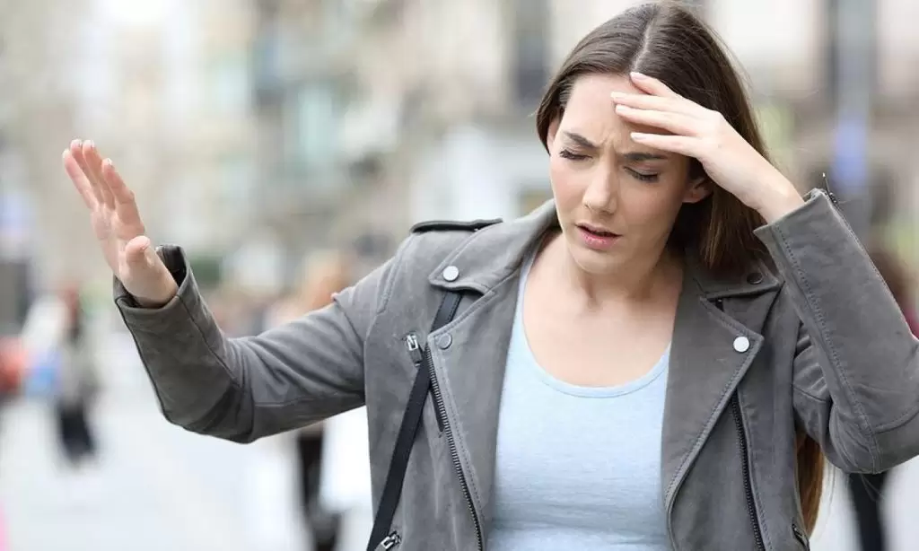 Σηκωθήκατε απότομα και ζαλιστήκατε; Ίσως κινδυνεύετε από αυτή τη σοβαρή νόσο