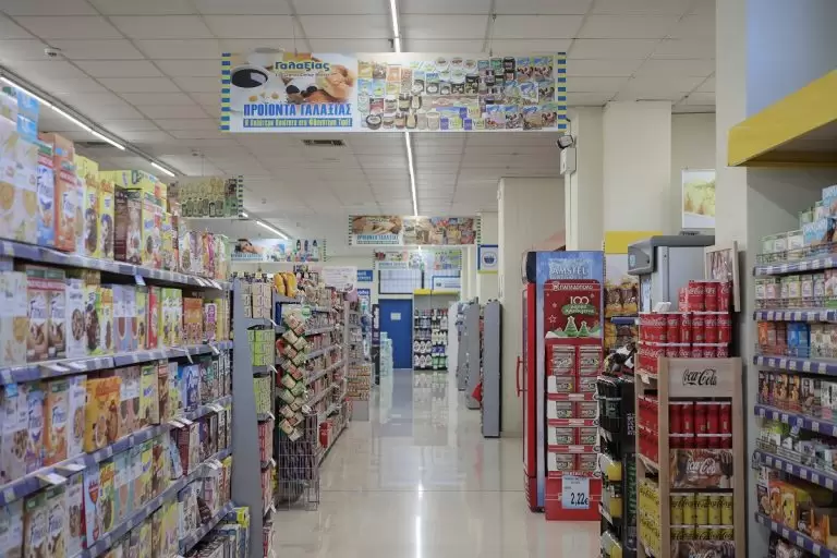 Ωράριο καταστημάτων και σούπερ μάρκετ μέχρι τα Χριστούγεννα 2022: Τι ισχύει για την Παραμονή