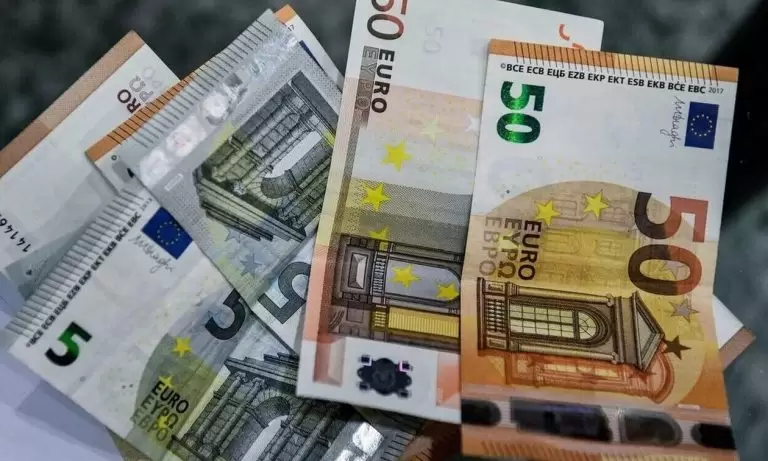 ΟΑΕΔ 2023: Ποιοι παίρνουν 300 ευρώ μπόνους – Όλοι οι δικαιούχοι