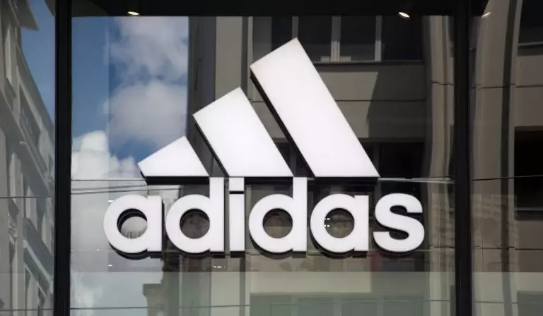 Adidas: Σκάνδαλο! Η απόφαση – καταστροφή