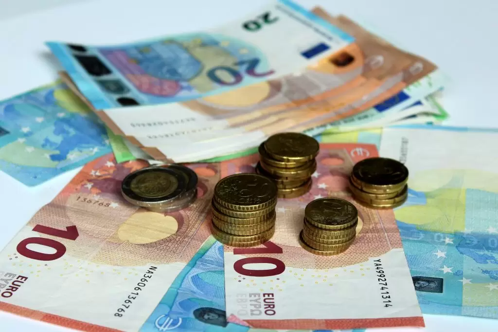 Νέα μέτρα: Πακέτο 1,3 δισ. ευρώ – Ποιοι θα πάρουν αναδρομικά, Δώρο Πάσχα – Ποιοι γλιτώνουν φόρους