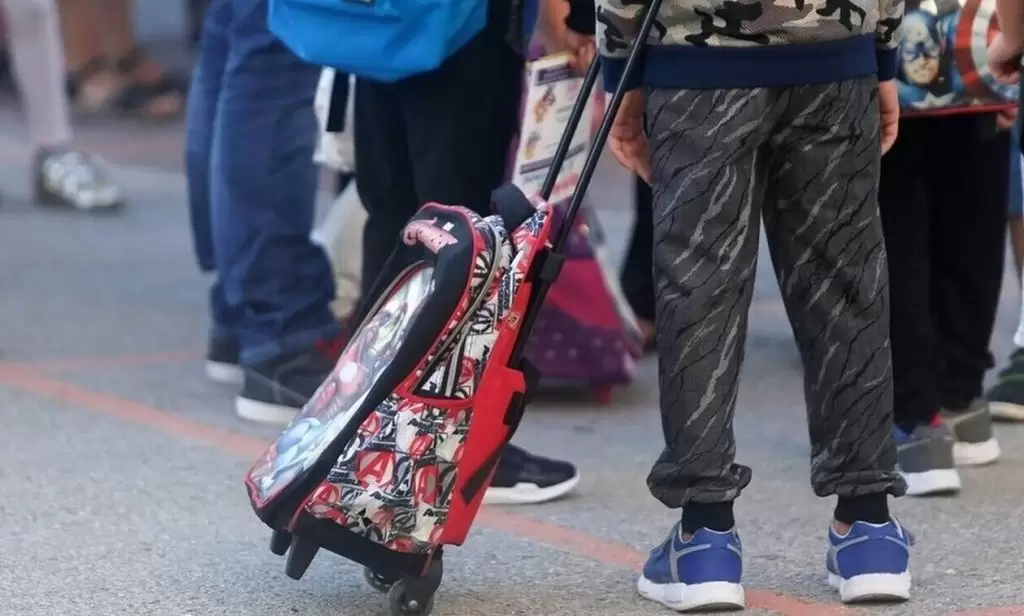 Σχολεία 2023: Έκτακτη ανακοίνωση – Τι ώρα θα σχολάνε τα παιδιά