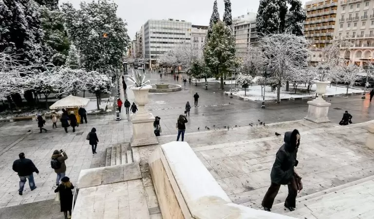 Αγριεύει ο καιρός τις επόμενες μέρες: Πού και πότε θα πέσουν τα πρώτα «καλά» χιόνια