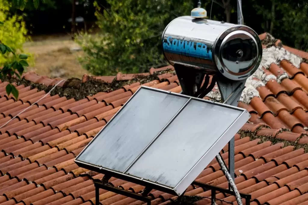 Τι γίνεται με την επιδότηση ηλιακού θερμοσίφωνα – Πότε ανοίγει τελικά το gov.gr