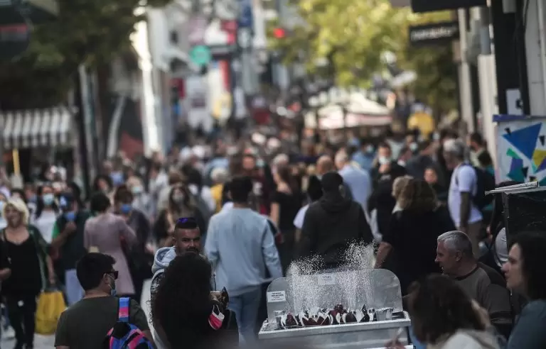 Πότε αρχίζουν οι χειμερινές εκπτώσεις 2023: Ποιες Κυριακές είναι ανοιχτά τα μαγαζιά