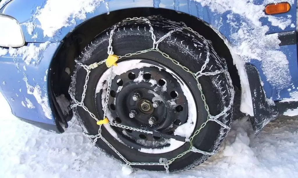 Θα χιονίσει στην Αθήνα σε λίγες ώρες! Πλησιάζει η κακοκαιρία Μπάρμπαρα – Τι ισχύει για το πρόστιμο με τις αλυσίδες