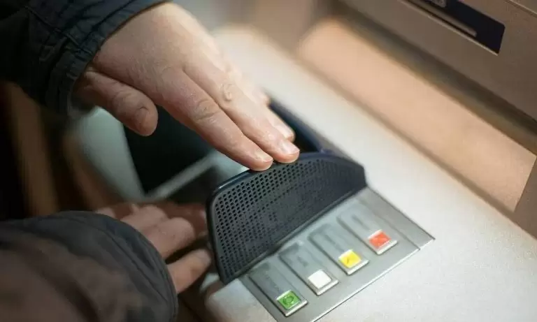 Τράπεζες: Τέλος οι κάρτες – Αυτό είναι το μέλλον