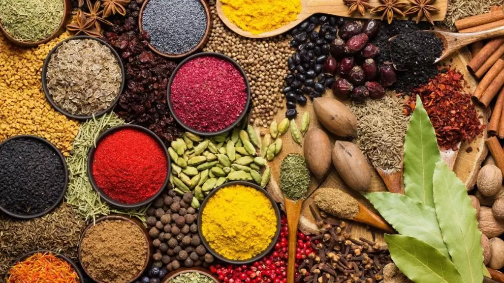 Τρόφιμα: Το θεραπευτικό μπαχαρικό που αδυνατίζει και ρίχνει τη χοληστερόλη – Μόλις 3 γρ. αρκούν