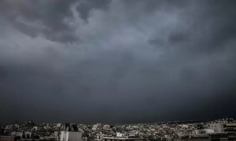 Καιρός: Τέλος η άνοιξη – Βροχές και καταιγίδες τις επόμενες ώρες