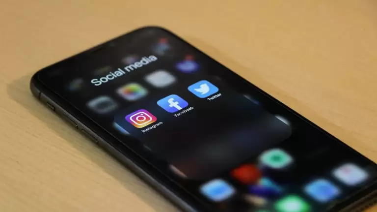 «Βόμβα»: Πρόστιμα από την Εφορία μέσω… Facebook και Instagram – Δείτε τι έχει συμβεί