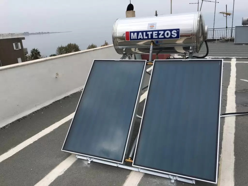 Επιδότηση για ηλιακό θερμοσίφωνα: Τα κριτήρια για να πάρετε 905 ευρώ