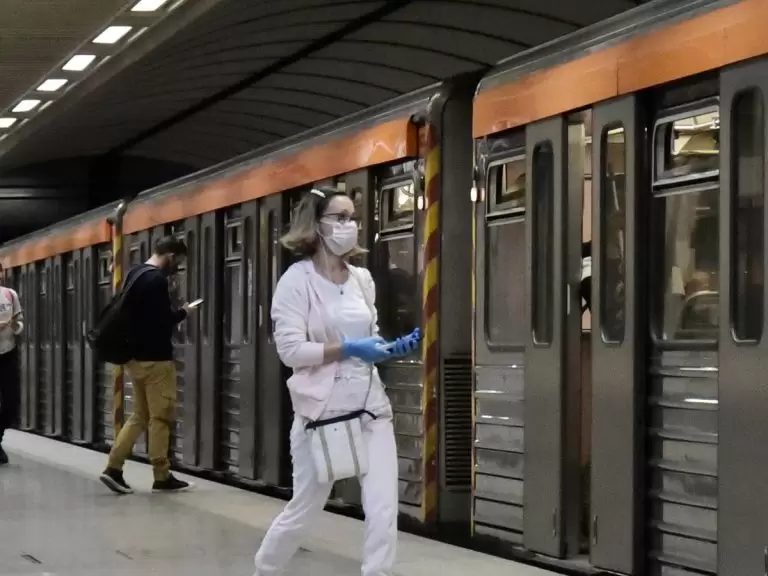 Κορονοϊός: Τέλος οι μάσκες στα Μέσα Μεταφοράς – Πού παραμένουν σε ισχύ τα μέτρα