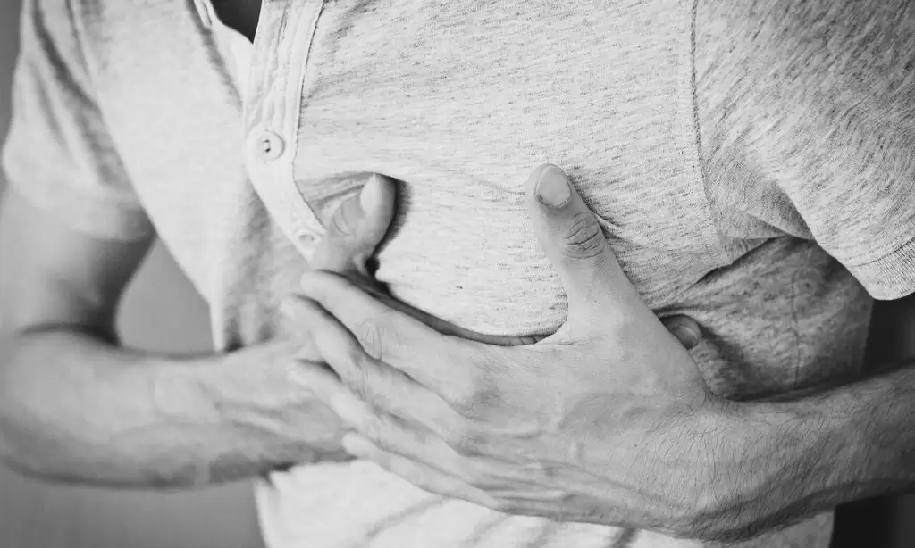 Υγεία: Εμφανίσατε αυτά τα σπυράκια; Πιθανότατα παθαίνετε έμφραγμα!