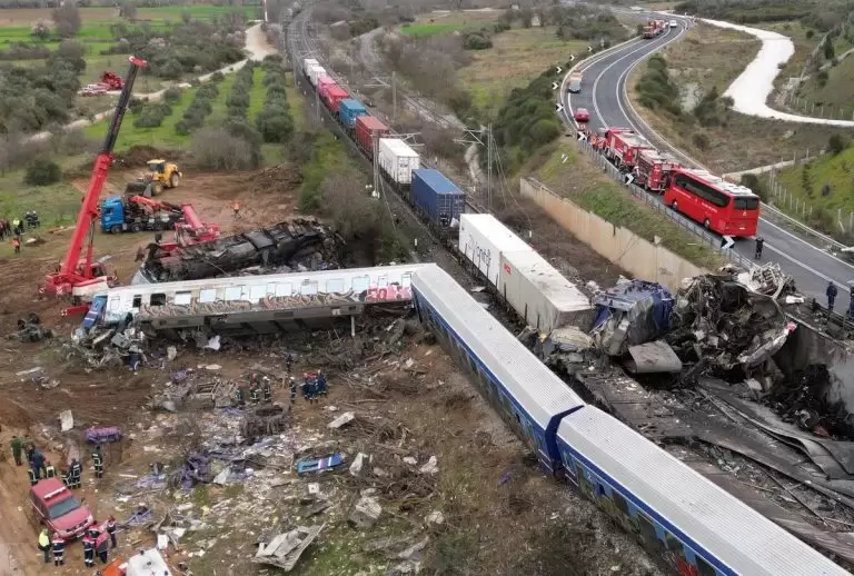 Σύγκρουση τρένων στα Τέμπη: Το μοιραίο λάθος του σταθμάρχη Λάρισας – Δείτε τι έκανε και έφερε την τραγωδία