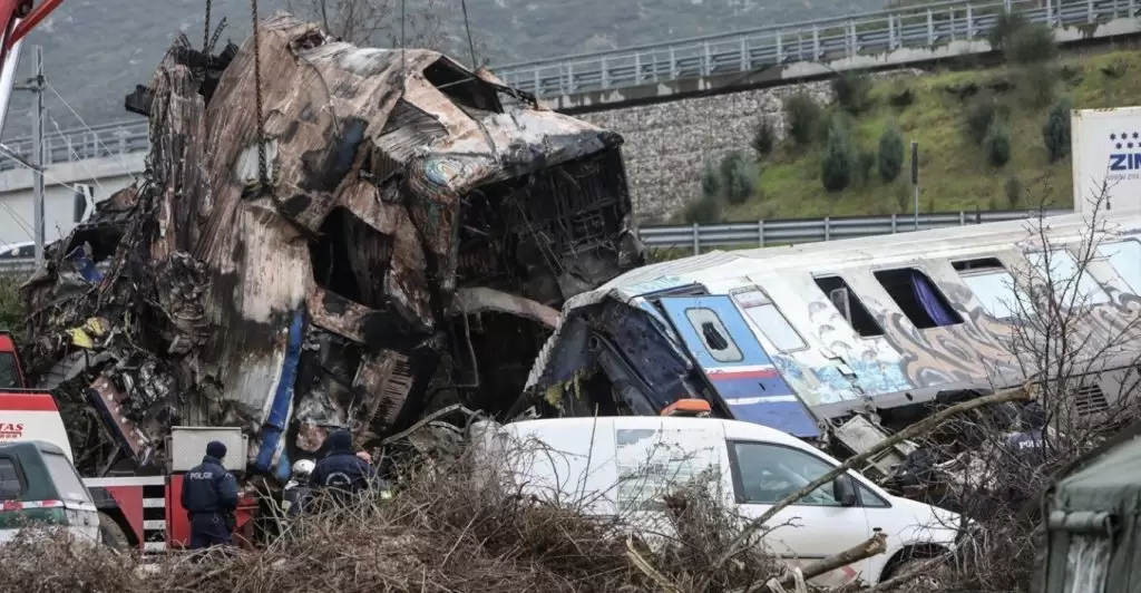 Τέμπη: Αποκάλυψη! Ανεξήγητα εγκαύματα σε πυροσβέστες – Κάηκαν με πυρίμαχες στολές