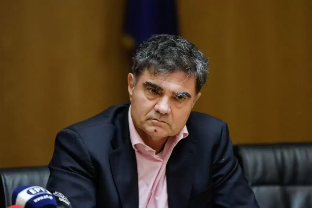 Έξαλλος ο Βαρδινογιάννης: Τον έδιωξε κακήν κακώς