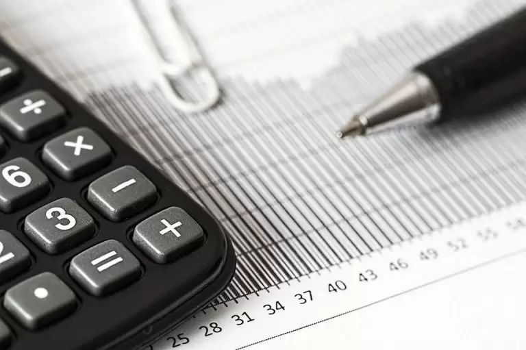 Πότε κάνουμε φορολογική δήλωση το 2023: Η προθεσμία – Τι θα γίνει με παράταση