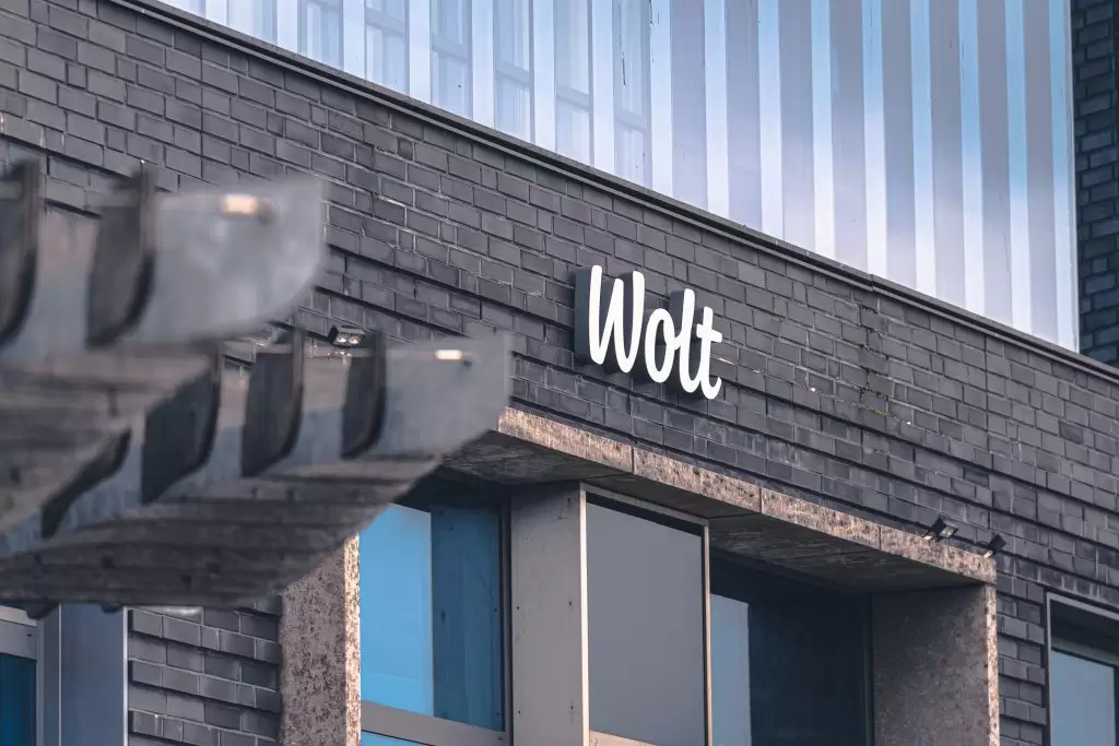 Θρίλερ και… οργή για το μέλλον της Wolt: Ένα βήμα πριν… κατεβάσει ρολά η εταιρεία;