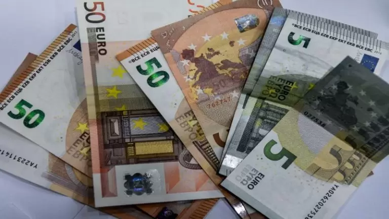 Νέα μέτρα: Παροχές, αυξήσεις σε μισθούς – συντάξεις και γενναία επιδόματα