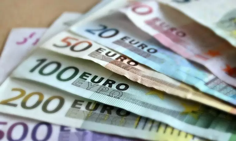 Δώρο Πάσχα 2025 πληρωμή: Πότε θα μπουν τα χρήματα – Δείτε πόσα θα πάρετε