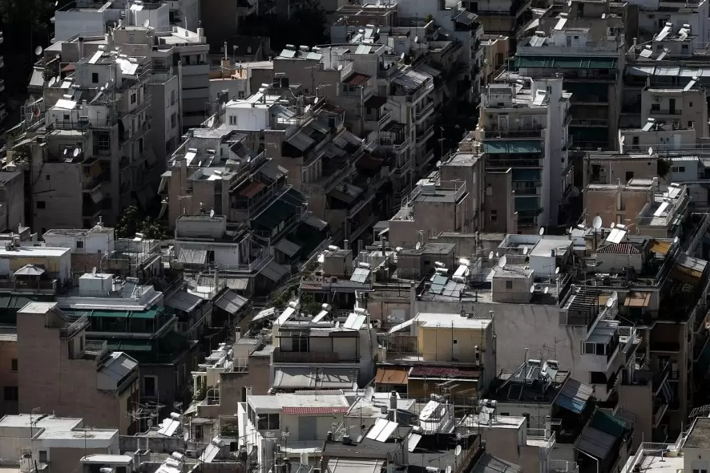 Ηλιακός θερμοσίφωνας: Νέα εξέλιξη πριν ανοίξουν οι αιτήσεις – Τι ανακοινώθηκε