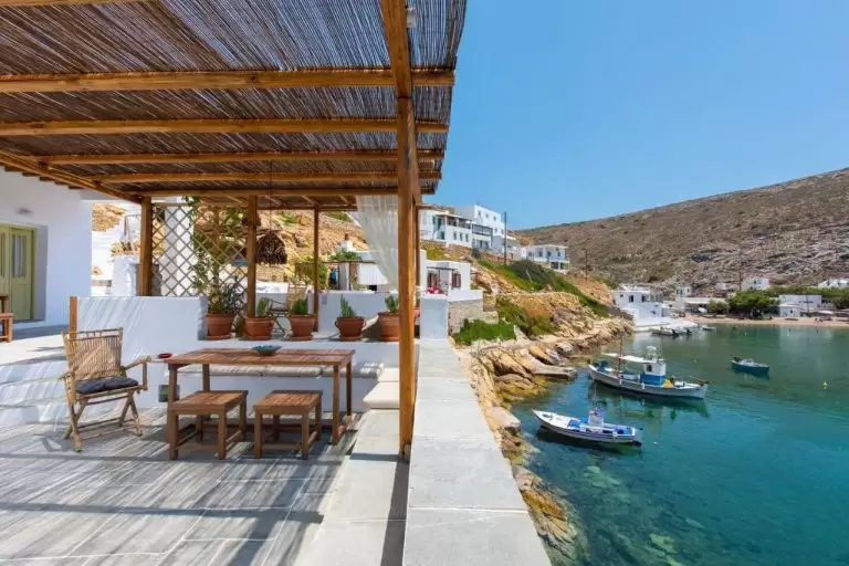 Ψάχνεις εξοχικό; Μεγάλες ευκαιρίες! Πίνακες με τιμές σε όλη την Ελλάδα και δίπλα στη θάλασσα