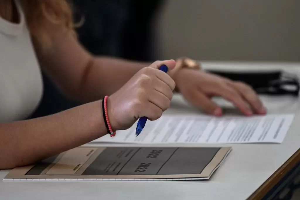 Πανελλήνιες 2025: Τι ισχύει για τα κινητά τηλέφωνα – Τι πρέπει να ξέρουν οι υποψήφιοι