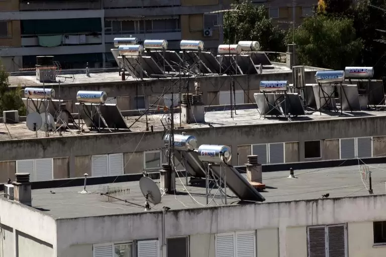 Ηλιακός θερμοσίφωνας: Τελειώνει η επιδότηση – Πότε κλείνει το gov.gr για αίτηση