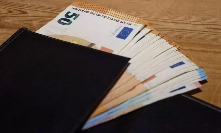 Εφορία: Δεν της ξεφεύγει κανένας μας – Μας φακέλωσε για έναν αιώνα!