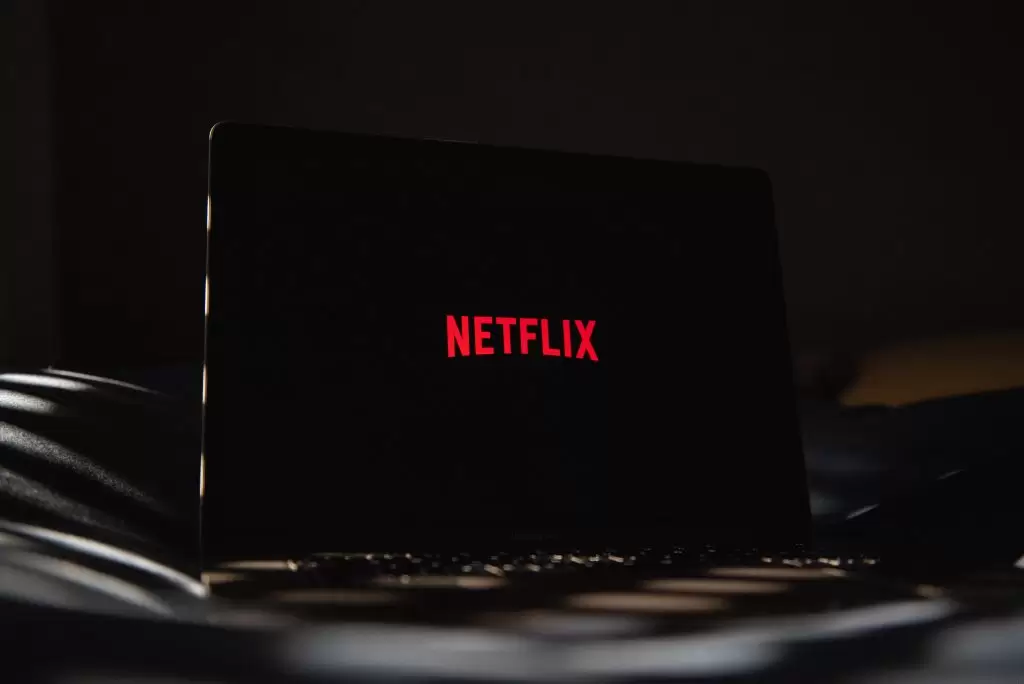 Netflix: Ξεχάστε όσα πληρώνατε – Νέα τιμή, πόσα θα δίνουμε πλέον