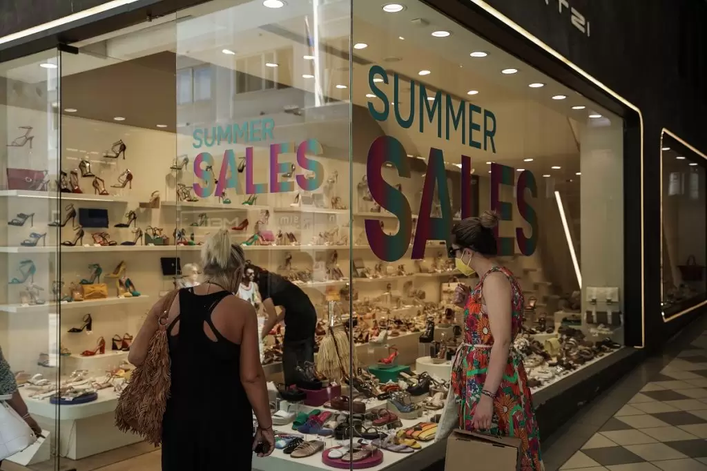 Θερινές εκπτώσεις 2023: Πότε αρχίζουν – Η Κυριακή με ανοιχτά μαγαζιά