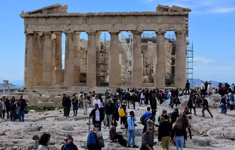 Ακρόπολη: Μεγάλη απάτη – Έξαλλοι οι τουρίστες
