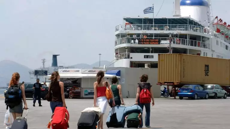 Ακτοπλοϊκά εισιτήρια: Εκπτώσεις έως και 50% ανακοίνωσαν οι εταιρείες – Δείτε τα δρομολόγια