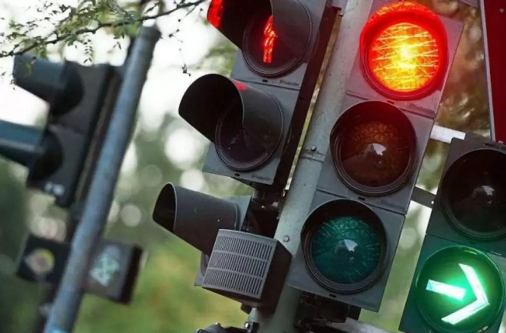 Φανάρια: Ξεχάστε όσα ξέρατε! Θα τα ρυθμίζει πλέον η Google