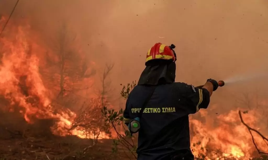 Φωτιά ΤΩΡΑ LIVE: Δείτε πού έχει πυρκαγιές σε όλη την Ελλάδα