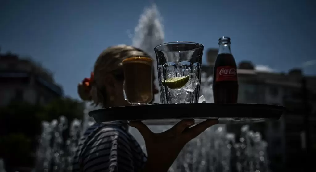 Έκτακτη αργία για τον καύσωνα – Τι ισχύει τελικά