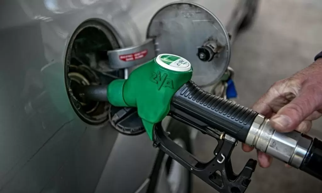 Καύσιμα: Τα χειρότερα έρχονται – Πού θα φτάσει η τιμή της βενζίνης