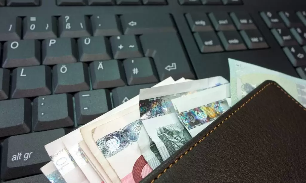 Επιταγή ακρίβειας: Πότε πληρώνονται τα 150 ευρώ – Ποιοι θα τα πάρουν