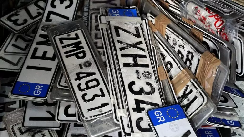 Πινακίδες κυκλοφορίας: Τι σημαίνουν τα γράμματα – Πώς διαβάζονται σωστά