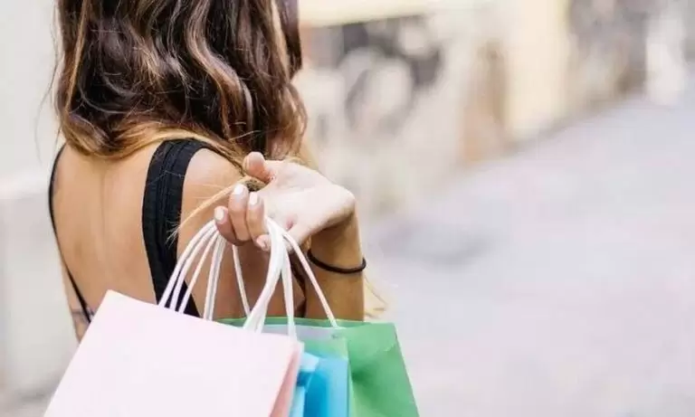 Κολοσσός ρούχων ανοίγει στην Ελλάδα: Ανησυχία σε Zara και H&M