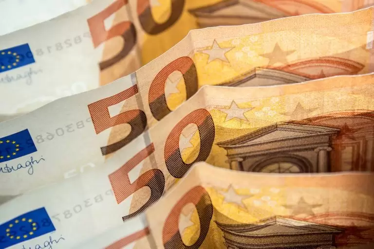 Βόμβα: Χρωστάς στην Εφορία – Αυτόματη κατάσχεση σε συγγενείς