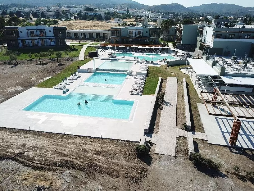 Πουλήθηκε το ξενοδοχείο ΤΙΤΑΝΙΑ: Αυτός είναι ο νέος ιδιοκτήτης