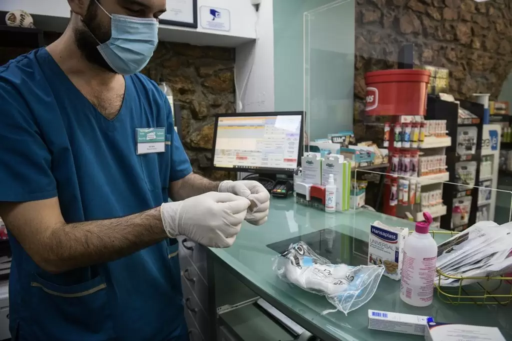 Το μεγάλο μπέρδεμα με το εμβόλιο γρίπης: Ποιοι πληρώνουν – Τι ισχύει για φαρμακείο χωρίς συνταγή