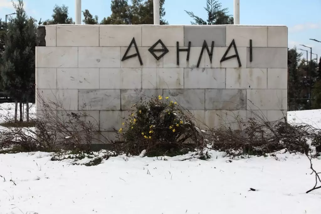 Τα πρώτα χιόνια στην Αθήνα – Τι λένε για φέτος τον χειμώνα τα Μερομήνια