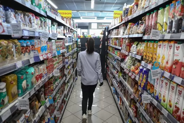 Ωράριο σούπερ μάρκετ Πάσχα 2025: Πώς θα λειτουργήσουν τη Μεγάλη Εβδομάδα