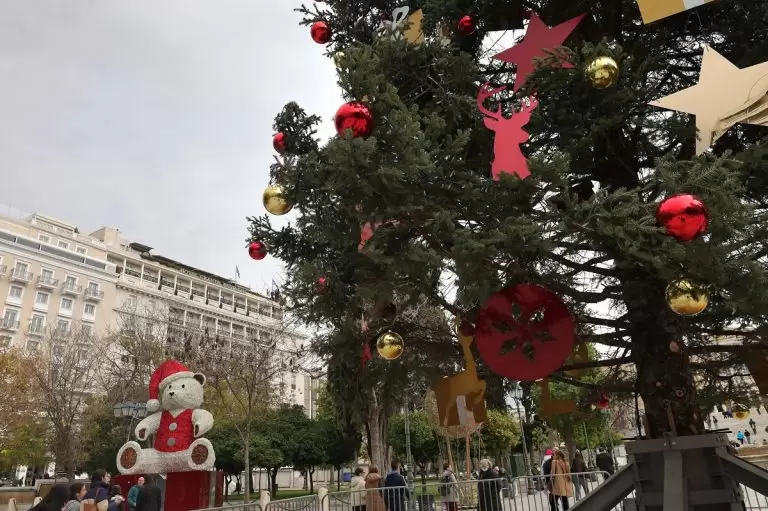 Εορταστικό ωράριο Χριστουγέννων 2023: Πότε ξεκινάει – Το ωράριο καταστημάτων και σούπερ μάρκετ